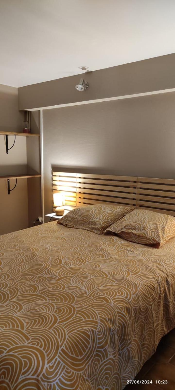 A L Ombre Du Figuier Apartment