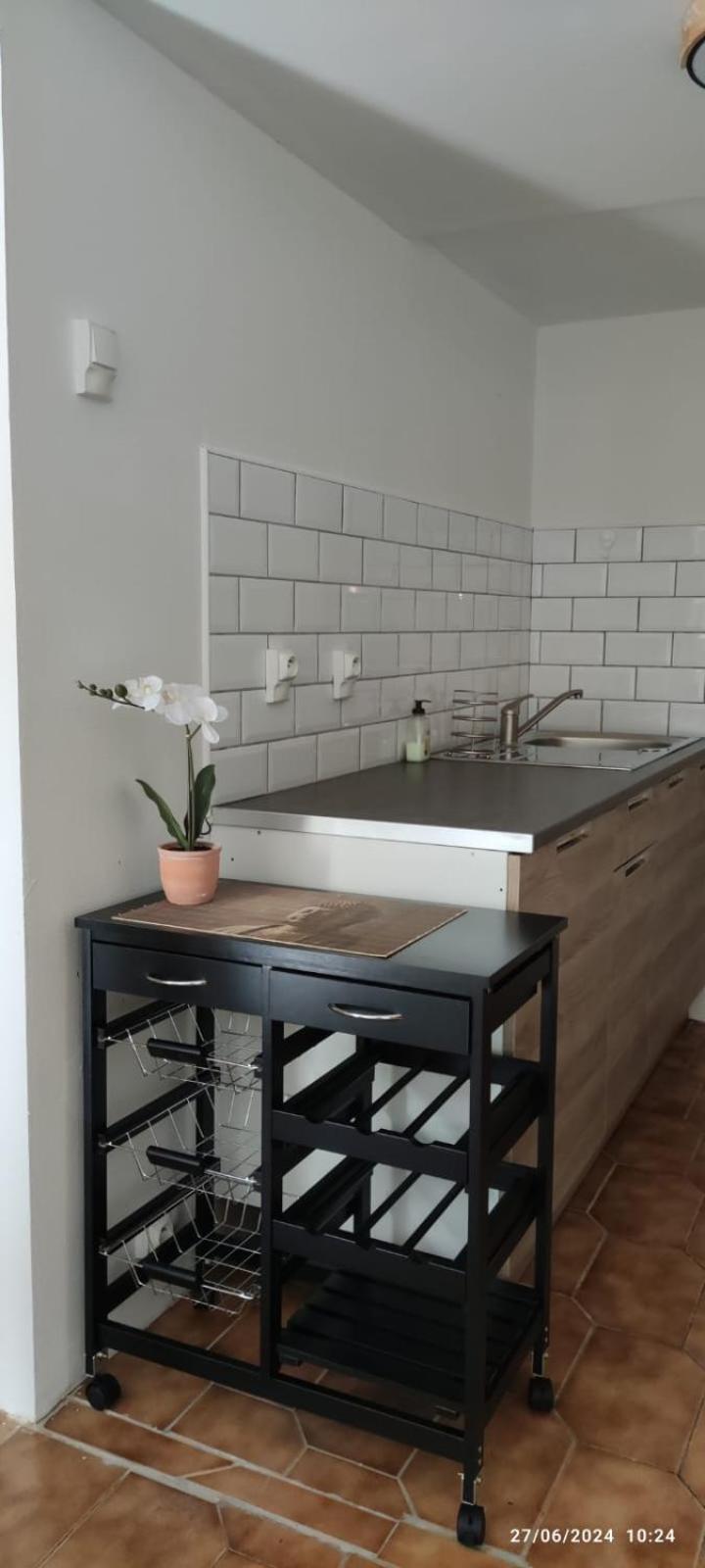 A L Ombre Du Figuier Apartment *